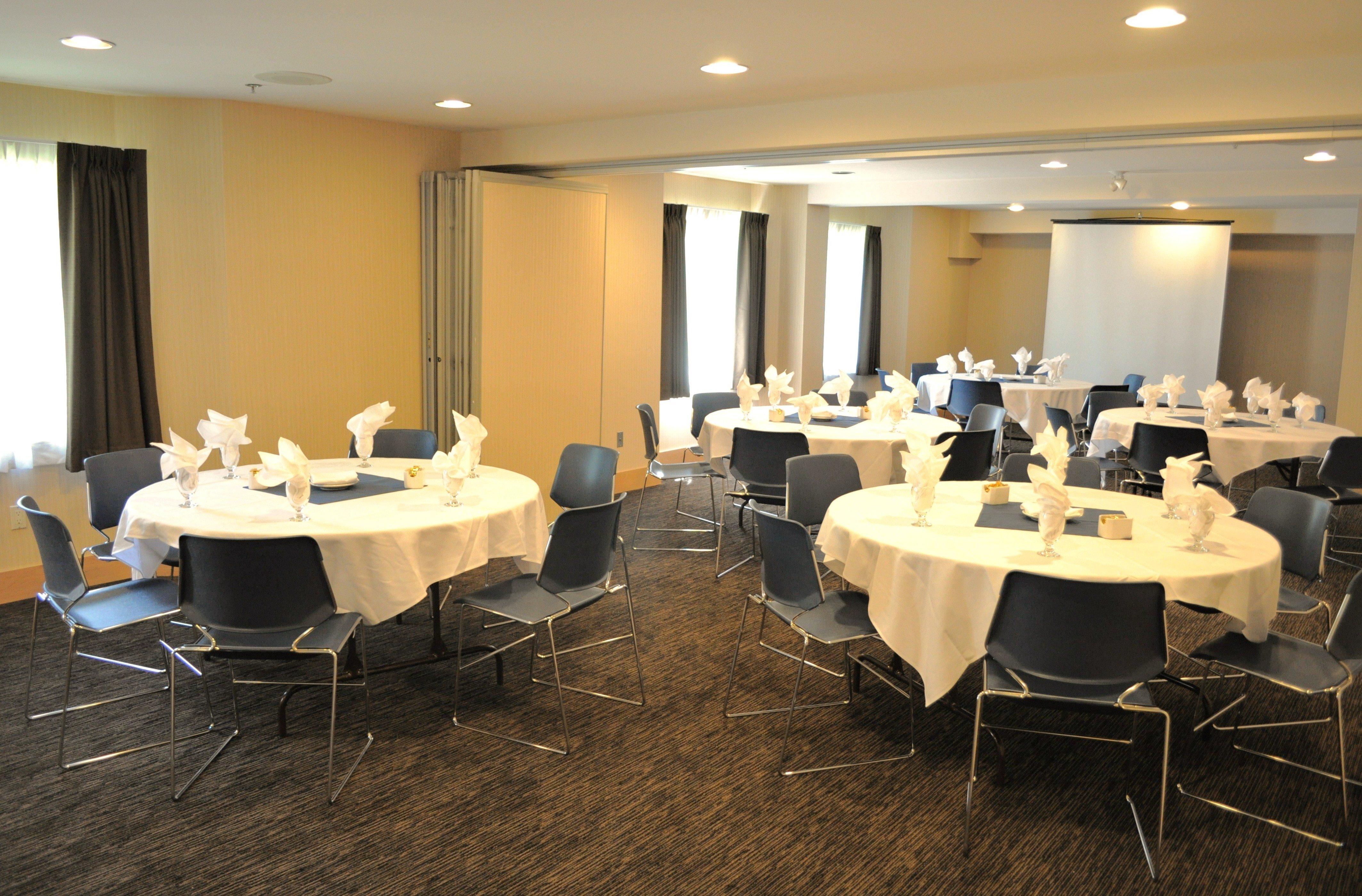 Holiday Inn Express & Suites Langley By Ihg Exterior photo