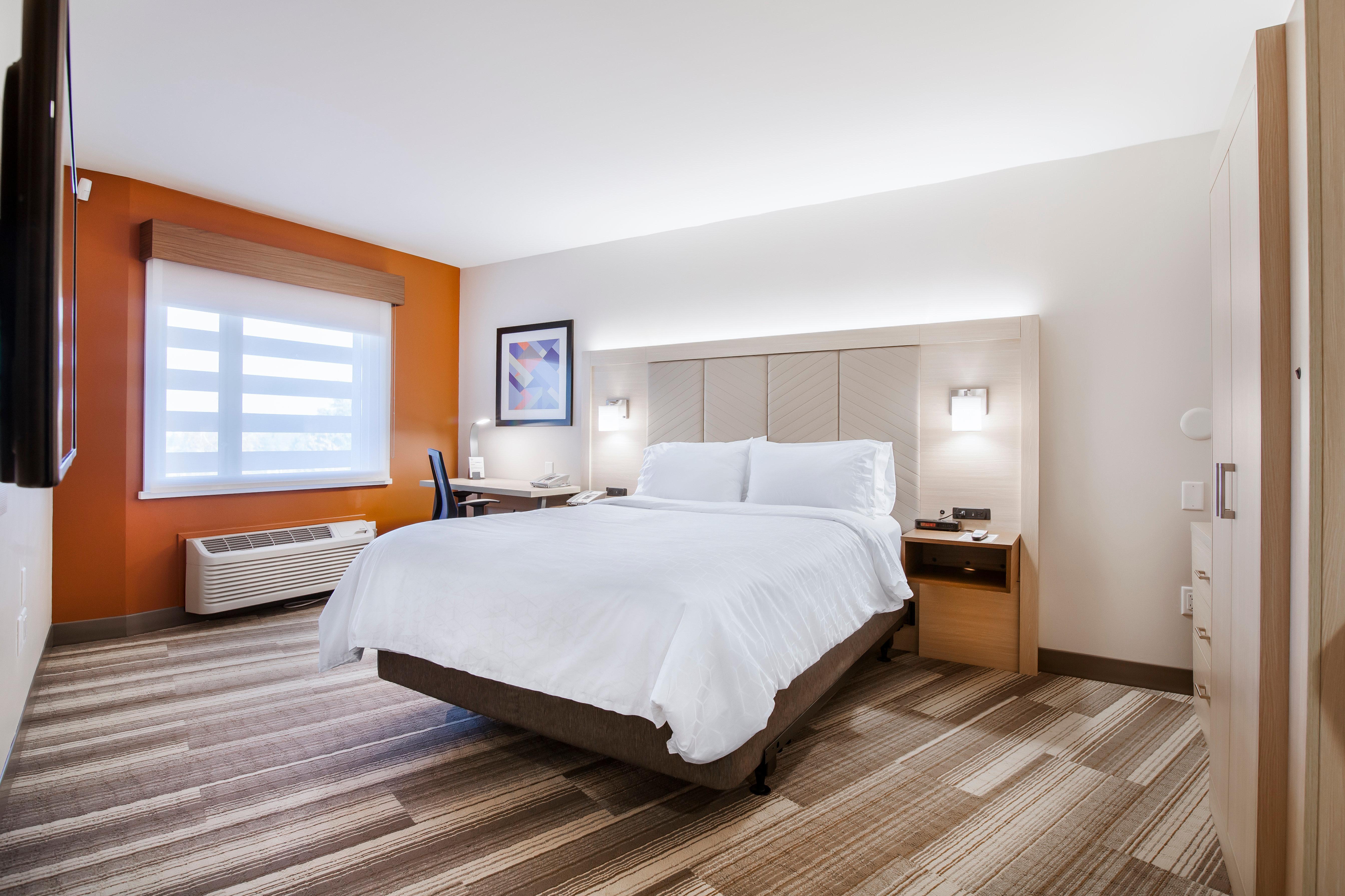Holiday Inn Express & Suites Langley By Ihg Exterior photo
